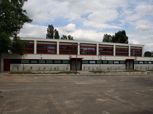 Sporthalle Monumentenstraße von außen