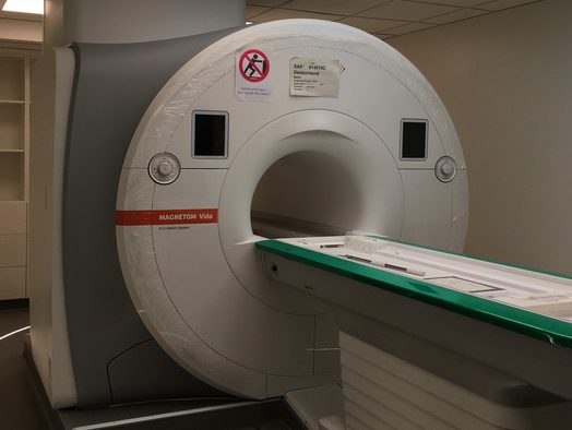 Neuer Magnetresonanztomograph an der Charité