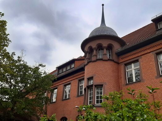 Denkmalgeschütztes Backsteingebäude Turmstraße 21, Haus D